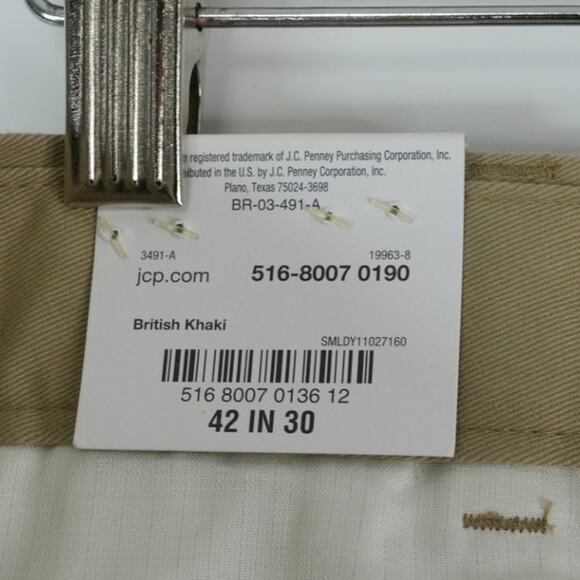 St Johns Bay Chino Pants Mens 42x30 Khaki Easy Care Classic Fit Pleat Front - Picture 6 of 12